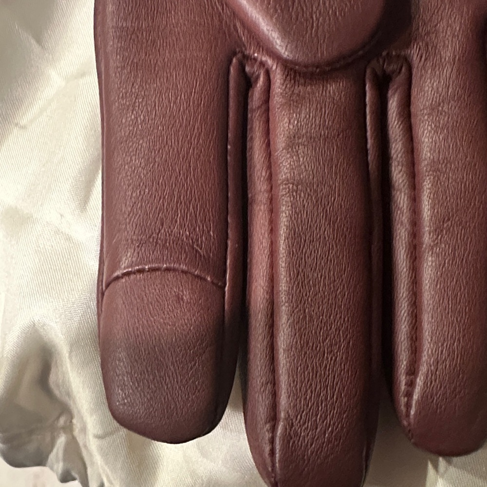 Coach Wine Quilted Sheep Leather Tech Gloves w/Wool Lining - Picture 7 of 14